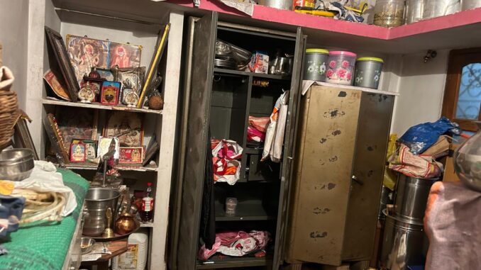 स्लीमनाबाद के तेवरी गांव में 6 घरों में ताले तोड़े, एक घर से 10 लाख की चोरी