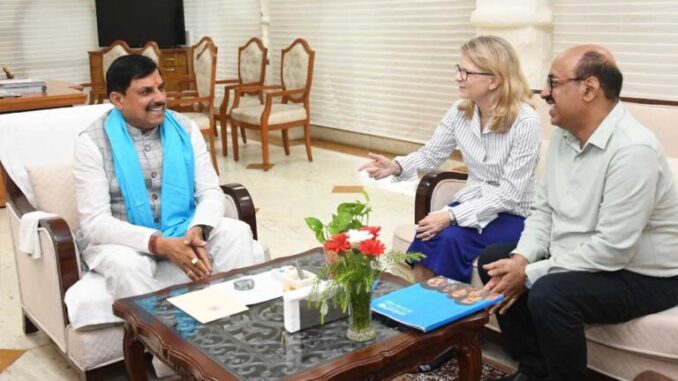 मुख्यमंत्री मोहन यादव से यूनिसेफ प्रतिनिधि सिंथिया मैककैफ्रे की मुलाकात