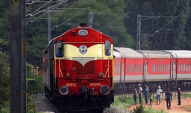 रेलवे अब आठ घंटे पहले आरक्षण तालिका जारी करेगा