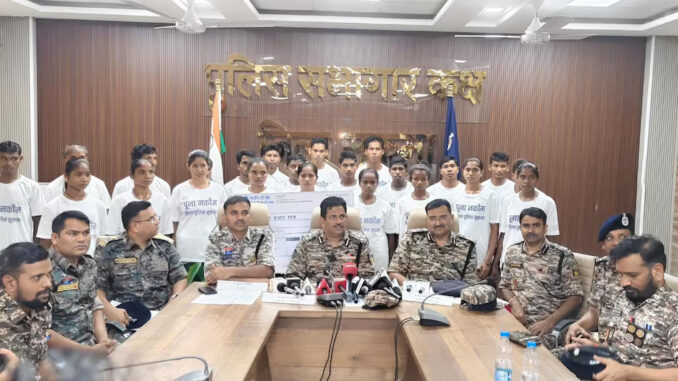 छत्तीसगढ़ : सुकमा में 23 नक्सलियों ने किया आत्मसमर्पण