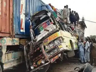 पाकिस्तान में सड़क दुर्घटना में नौ लोगों की मौत, 30 अन्य घायल