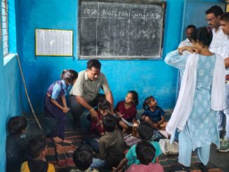 कटनी : जर्जर स्कूल के कमरों में टपकता है बारिश का पानी, छत से गिरता है प्लास्टर मलबा 