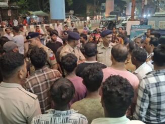 बरगवां स्थित अपेक्स अस्पताल में गलत इंजेक्शन लगाने से गई युवक की जान, आक्रोशित परिजनों ने किया हंगामा