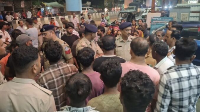 बरगवां स्थित अपेक्स अस्पताल में गलत इंजेक्शन लगाने से गई युवक की जान, आक्रोशित परिजनों ने किया हंगामा