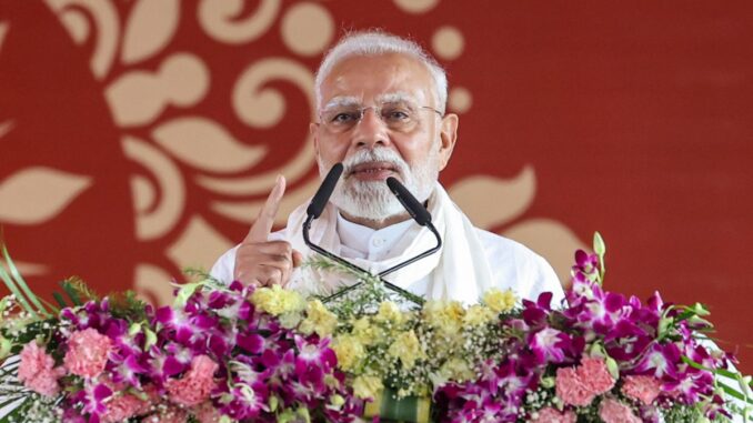 अब हम उन वस्तुओं को खरीदेंगे, जिसे बनाने में किसी न किसी भारतीय का पसीना बहा है : पीएम मोदी