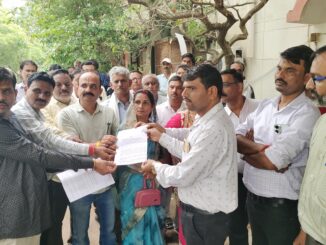 कटनी : शिवराज सिंह चौहान की घोषणा को पूरा करने पंचायत सचिवों ने सौंपा ज्ञापन