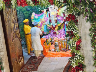 मथुरा समेत पूरे उप्र में धूमधाम से मनाई गई श्रीकृष्ण जन्माष्टमी, लाखों की भीड़ में पहुंचे भक्त