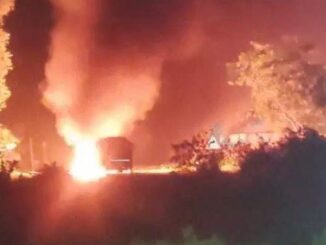 सिवनी में ढाबे के पास ईंधन टैंकर में आग लगी , युवक की मौत