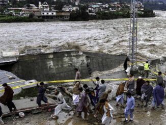 उत्तर-पश्चिम पाकिस्तान में बाढ़ से मरने वालों की संख्या बढ़कर 307 हुई