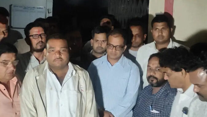 महू जनपद सीईओ पर हमले के आरोप में 3 भाजपा नेताओं के खिलाफ मामला दर्ज