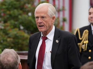 ट्रंप के सहयोगी नवारो ने रूसी तेल खरीद को लेकर फिर की भारत की आलोचना