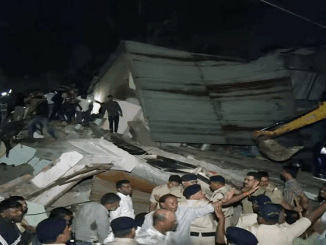 इंदौर में तीन मंजिला इमारत ढही : युवती समेत दो लोगों की मौत, 12 को बचाया गया