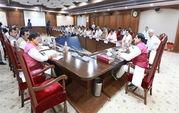 मध्यप्रदेश में सार्वजनिक-निजी भागीदारी से शहरों के बीच हेलीकॉप्टर सेवा संचालन को मंजूरी