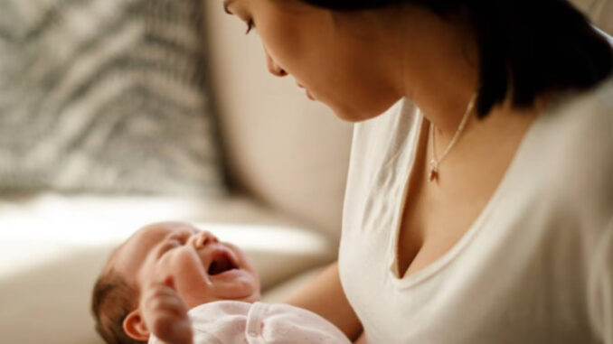 बुरहानपुर में नाबालिग लड़की ने प्रसूति के फौरन बाद बच्ची को अस्पताल की पहली मंजिल से नीचे फेंका