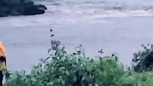 बालाघाट की बाग नदी में मां-बेटा बहे, तलाश जारी