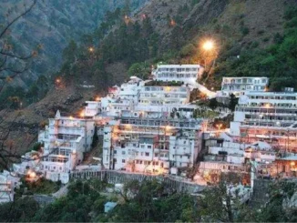 जम्मू कश्मीर : तीन सप्ताह तक अस्थायी रोक के बाद वैष्णो देवी यात्रा फिर से शुरू