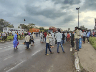 गुना में ट्रक-मोटरसाइकिल की टक्कर में एक ही परिवार के तीन लोगों की मौत