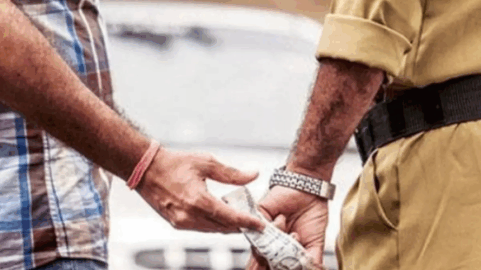 मंदसौर में मादक पदार्थ तस्करों से रिश्वत लेने के आरोप में चार पुलिसकर्मी निलंबित