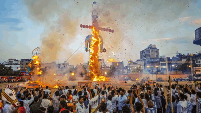 देशभर में हर्षोल्लास के साथ मनाया गया दशहरा, कुछ स्थान पर बारिश ने डाला खलल