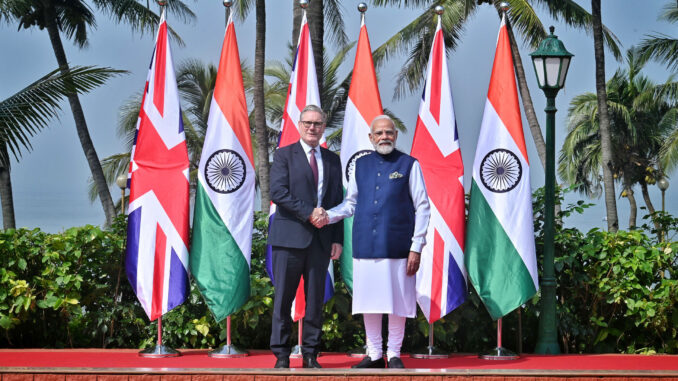 भारत-ब्रिटेन संबंधों में नयी ऊर्जा आ गई है : प्रधानमंत्री मोदी