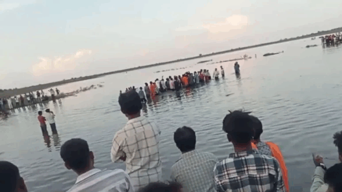 खंडवा में मूर्ति विसर्जन के दौरान हादसे में 11 श्रद्धालुओं की मौत, प्रधानमंत्री ने जताया शोक