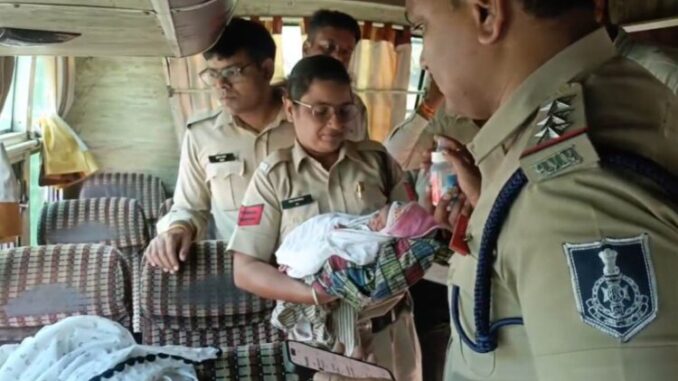 इंदौर में नवजात बच्चे को यात्री बस में छोड़कर जोड़ा गायब, जांच में जुटी पुलिस