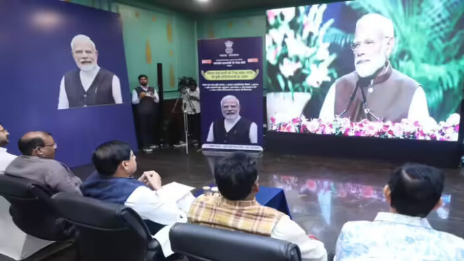 प्रधानमंत्री मोदी ने इंदौर के 76.50 करोड़ रुपये की लागत वाले दूध पाउडर संयंत्र का उद्घाटन किया