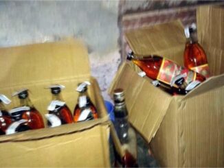 टीकमगढ़ में पत्रकार से 2.5 लाख रुपये की अवैध शराब बरामद, गिरफ्तार