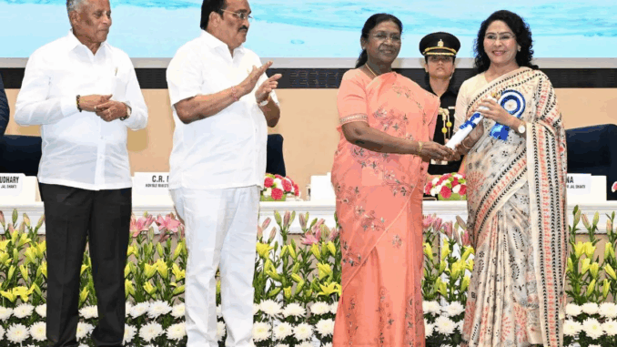 जल संचय-जन भागीदारी अभियान में खंडवा को मिला देश में पहला स्थान, राष्ट्रपति ने किया सम्मानित