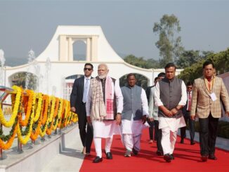 प्रधानमंत्री मोदी ने गुवाहाटी में स्मारक पर असम आंदोलन के शहीदों को श्रद्धांजलि दी