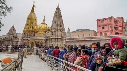 काशी विश्वनाथ धाम में दर्शनार्थियों की संख्या बढ़ी, सुरक्षा के पुख्ता इंतजाम