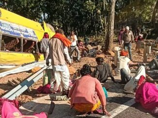 झारखंड के लातेहार में बारात ले जा रही बस पलटी; नौ लोगों की मौत, 80 घायल