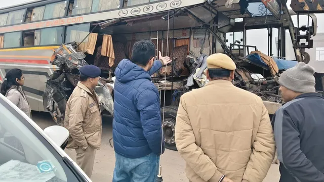 राजस्थान : सड़क हादसे में महिला सहित चार बस यात्रियों की मौत