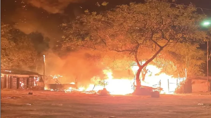 ओडिशा की सब्जी मंडी में आग लगने से 50 से अधिक दुकानें नष्ट