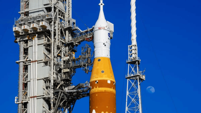 नासा का चंद्र रॉकेट फिर हैंगर लौटेगा, अप्रैल तक उड़ान टली
