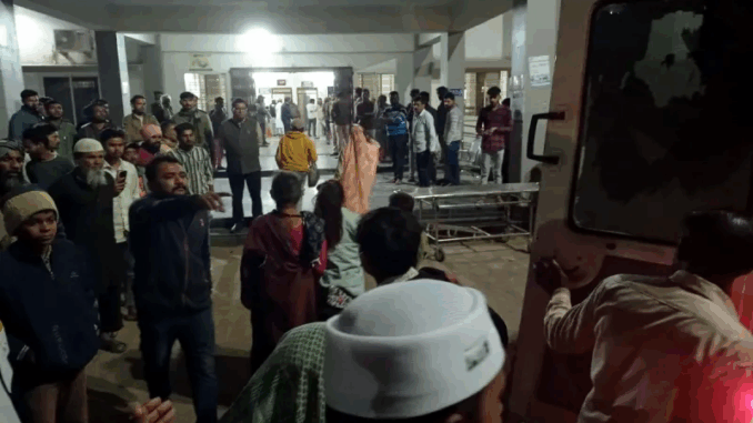 रायसेन में ट्रैक्टर-ट्रॉली के पलटने से एक महिला और बच्ची की मौत, 24 अन्य घायल