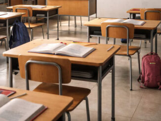 धार में कक्षा 10 की बोर्ड परीक्षा के दौरान 17 वर्षीय छात्रा ने शौचालय में बच्चे को जन्म दिया