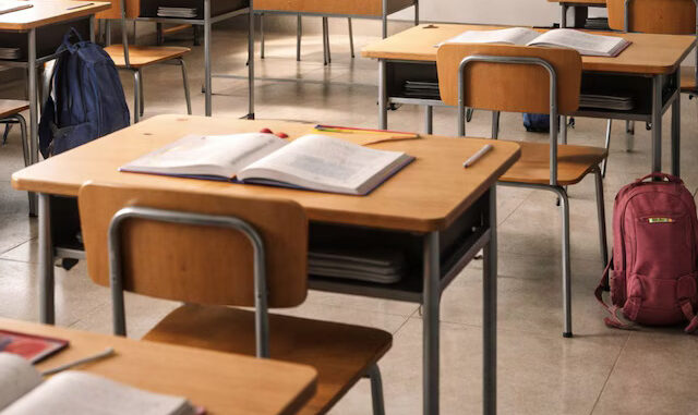 धार में कक्षा 10 की बोर्ड परीक्षा के दौरान 17 वर्षीय छात्रा ने शौचालय में बच्चे को जन्म दिया