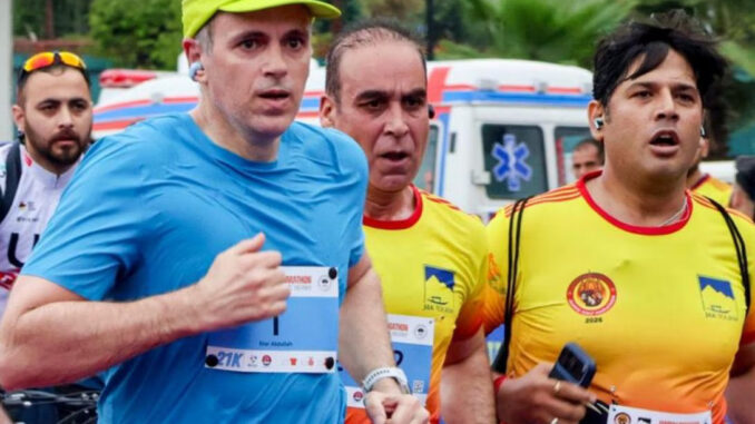 जम्मू में पहली अंतरराष्ट्रीय मैराथन : बारिश के बीच 4,000 से अधिक धावकों ने लिया हिस्सा