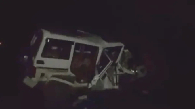 आगरा में एक कार के पेड़ से टकराने के कारण पांच लोगों की मौत, चार अन्य घायल