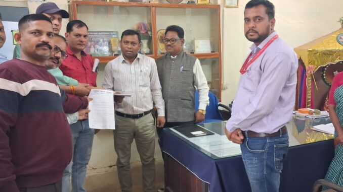 पाठ्यक्रम तब्दीली का विरोध : अध्ययनरत बच्चों की शैक्षणिक प्रगति पर पड़ेगा नकारात्मक प्रभाव 