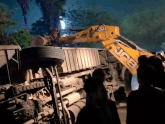 करोल बाग में स्लीपर बस पलटने से दो लोगों की मौत, चालक को हिरासत में लिया गया