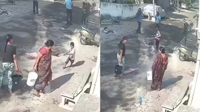 पेंट छिड़कने को लेकर दादी ने चार वर्षीय पोते पर खौलता पानी उड़ेल दिया