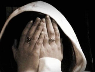 इंदौर में महिला से बलात्कार के आरोप में चिकित्सक गिरफ्तार, घर में तोड़-फोड़ और आगजनी