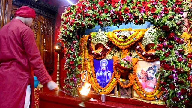 बिहार : राम नवमी के अवसर पर मंदिरों में उमड़े श्रद्धालु, भाजपा अध्यक्ष ने पटना में की पूजा-अर्चना