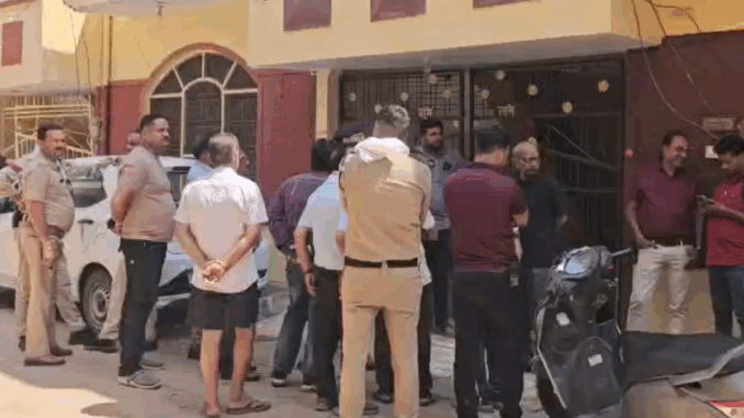 गुना में बुजुर्ग दंपति के शव उनके घर में पाए गए, आत्महत्या की आशंका