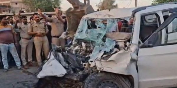 दमोह में बोलेरो-ट्रक की टक्कर में चार की मौत, पांच घायल