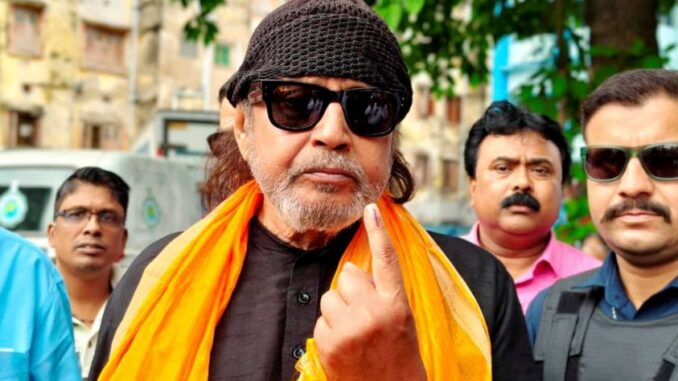बंगाल चुनाव : मिथुन चक्रवर्ती ने वोट डाला, भारी मतदान की उम्मीद जतायी
