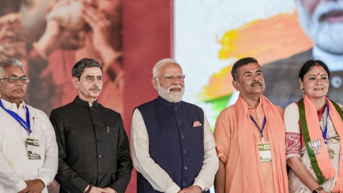 पश्चिम बंगाल में भाजपा की पहली सरकार बनी, शुभेंदु ने मुख्यमंत्री के रूप में शपथ ली