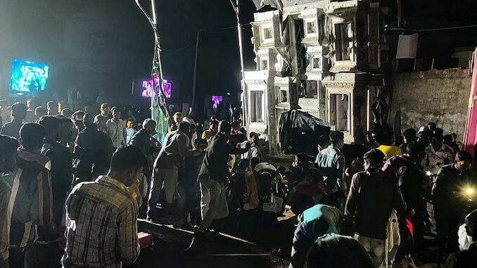 रतलाम में हाईटेंशन लाइन से ताजिया टकराने पर तीन लोगों की मौत, 10 अन्य लोग घायल